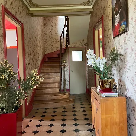 D'hote Des Arcs Bed and Breakfast