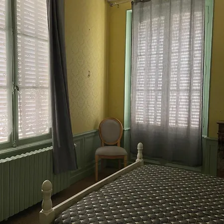 D'hote Des Arcs Bed and Breakfast *